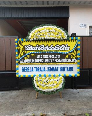 Papan Bunga Duka di Bojong Pondok Terong